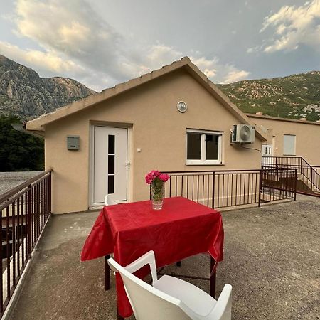 Apartmani Dada Kotor Exterior photo