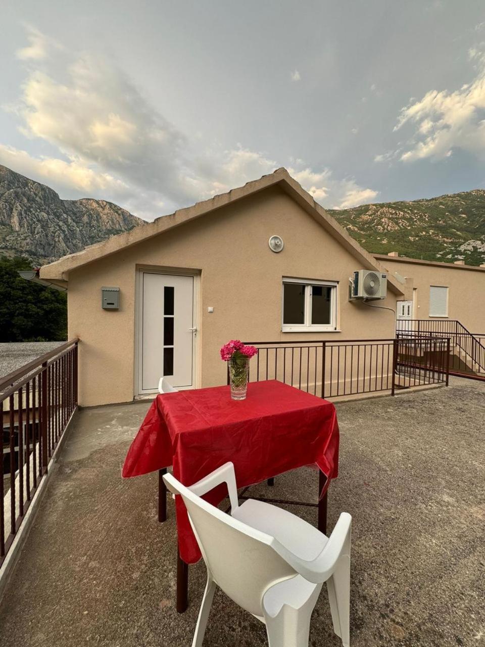 Apartmani Dada Kotor Exterior photo